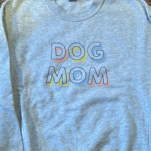 Olive Lynn Crewneck - Picture 2 of 5